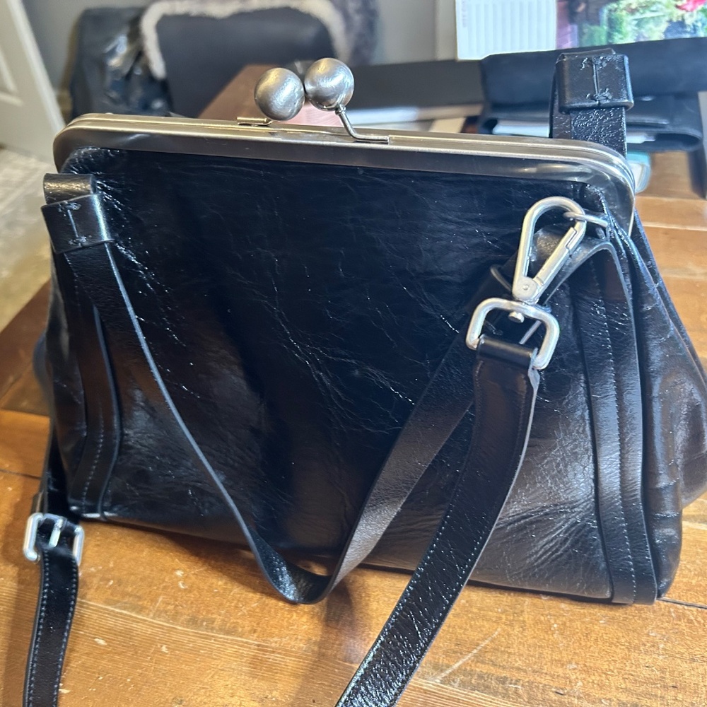 Black Leather Frame Bag | Kiss Lock Closure | Shoulder + Crossbody - Picture 4 of 6